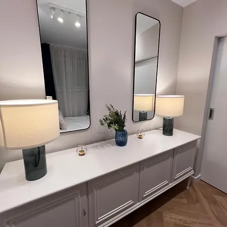 Mia - Rotunda ワルシャワ